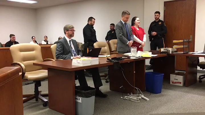 Woman apologizes for stabbing identical twin to de...