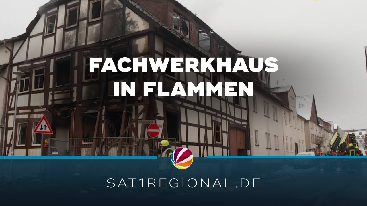 Großbrand in Holzminden: Altes Fachwerkhaus in Flammen