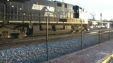 NS 385, ES40DC K5HLL. AGS South. 12-19-11