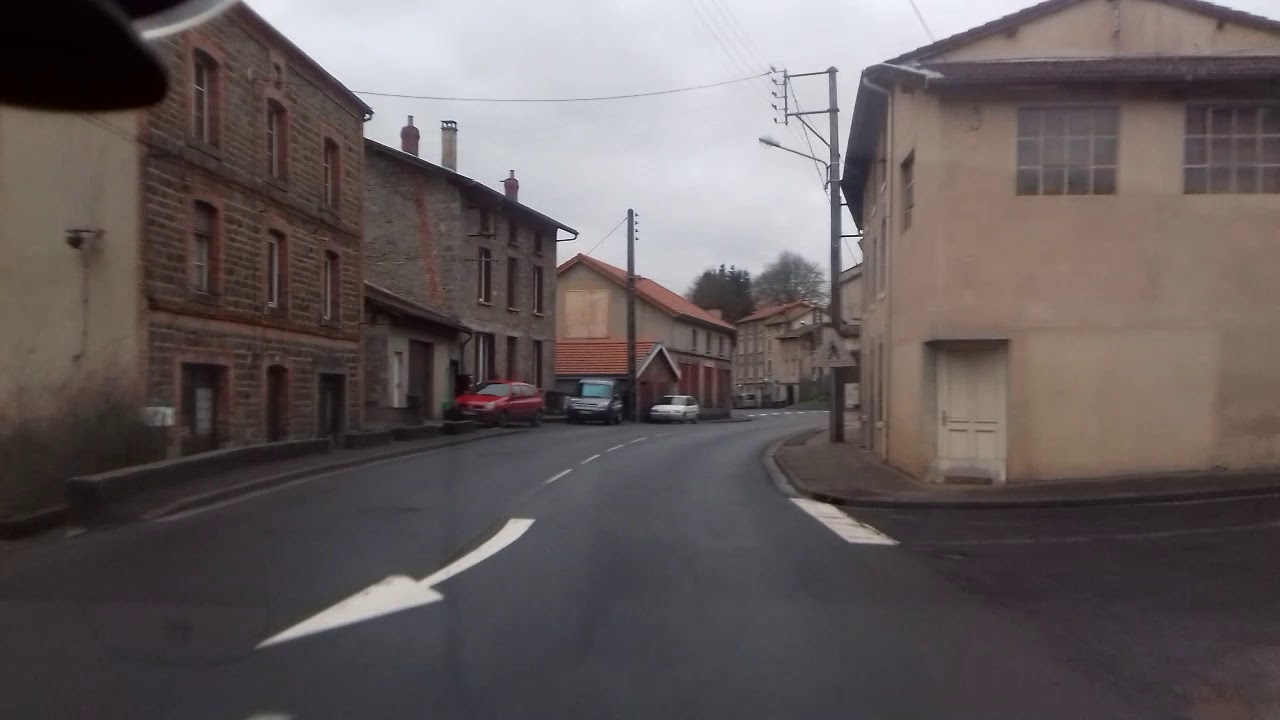 La traversée de la Monnerie le Montel sur la nationale 89