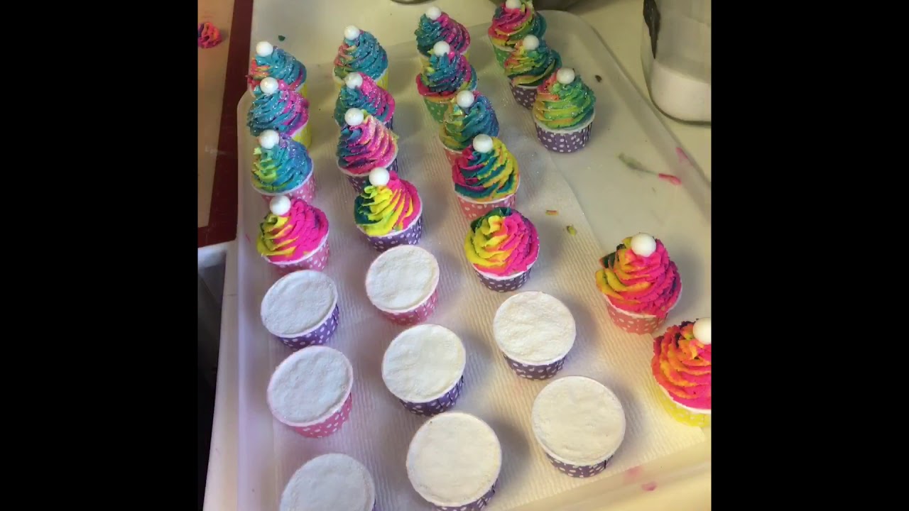 How to Swirl Frosting/ Frosting Demo YouTube