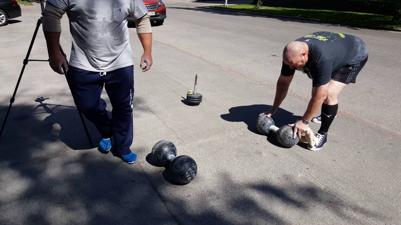 Farmers walk Kettlebell