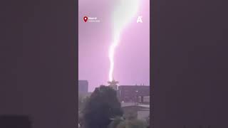 Thumbnail for Ruim 1.000 meldingen bij brandweer door hevig onweer, geen gewonden
