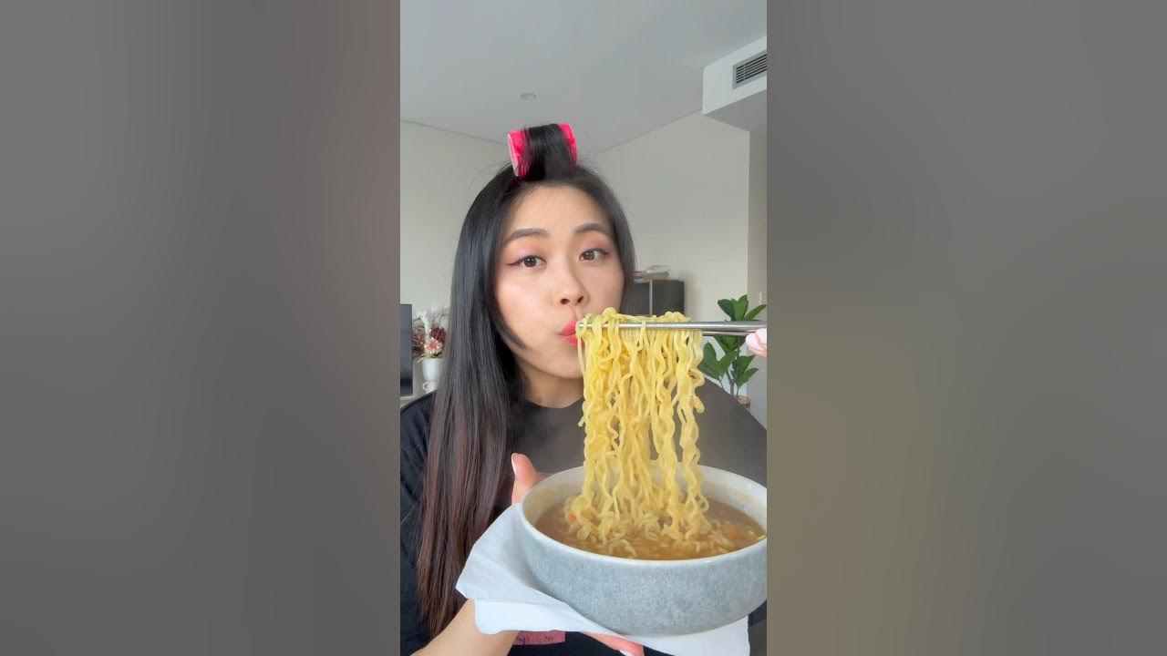 Day 13 of my Buldak spicy noodle advent calendar 🎄 YouTube