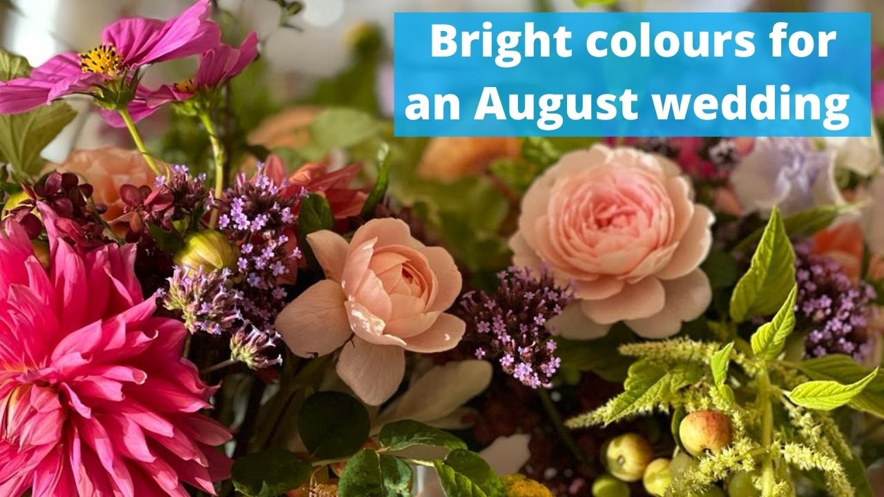 Как и почему яркие цвета отлично подходят для свадьбы в августе