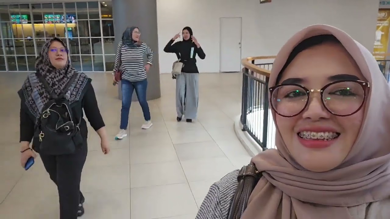 Momski2 Otwus Uptown Mall BSB semarang