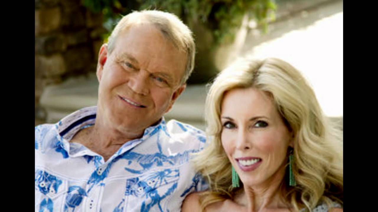 Glen Campbell Grow Old Along With Me