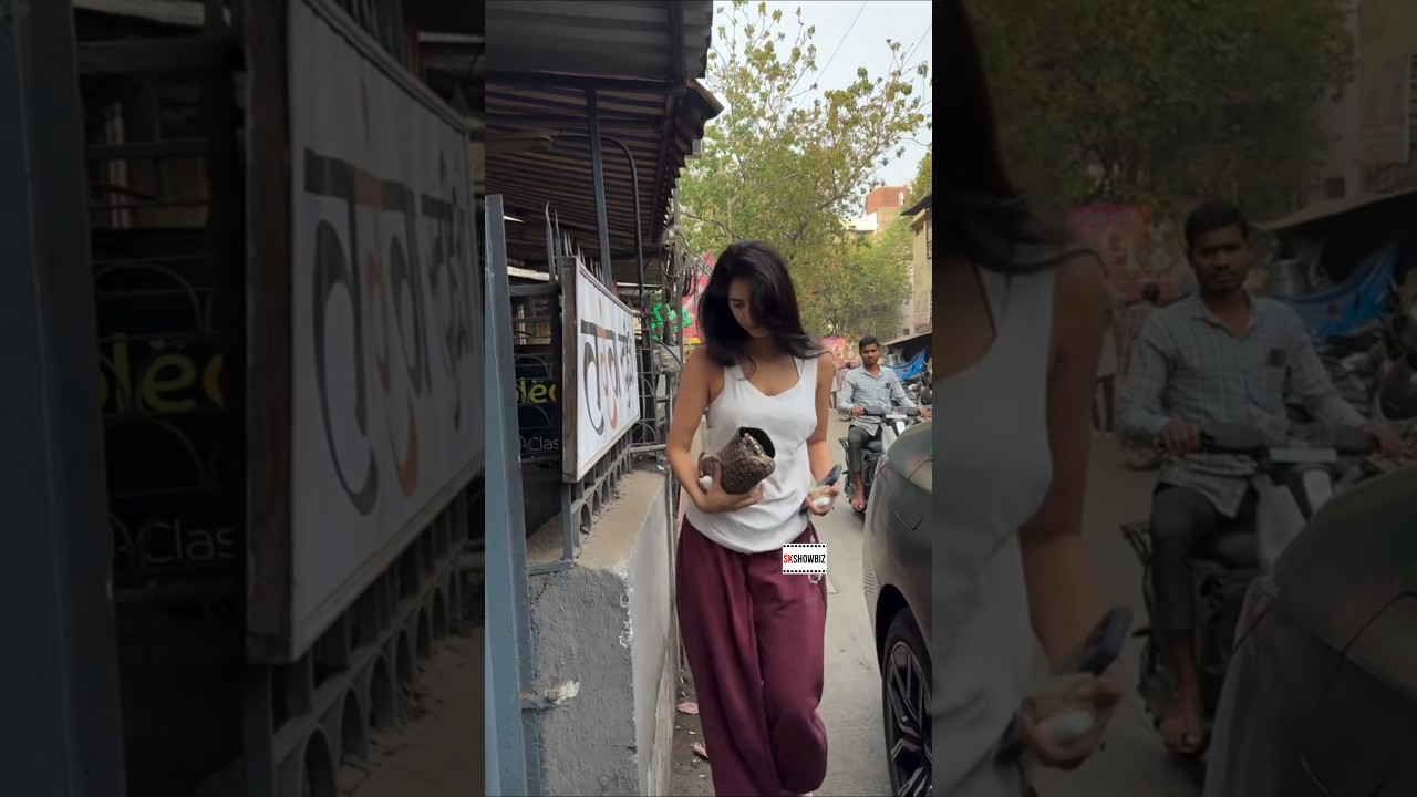 😊 Disha Patani spotted in Mumbai today with an easy vibe ✨