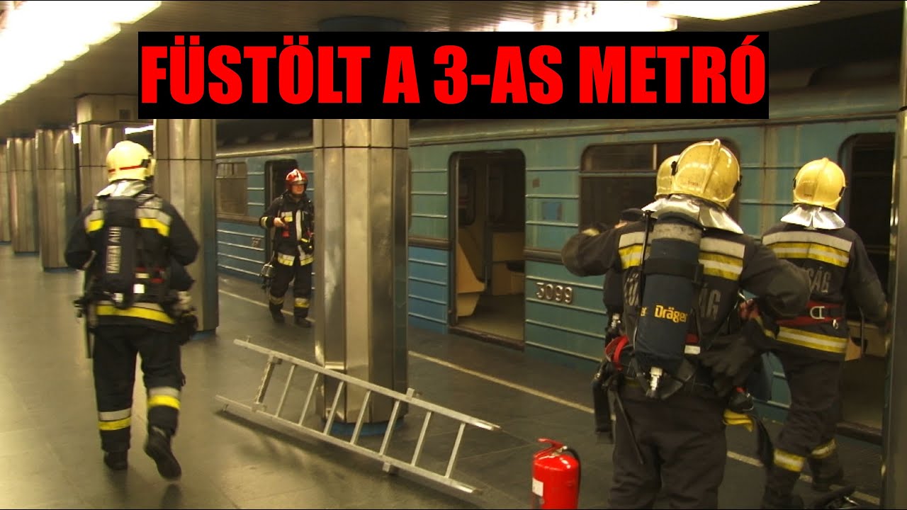 Füstölt az M3-as metró a Deák Ferenc téri állomáson | TŰZOLTÓK BEVETÉSEN