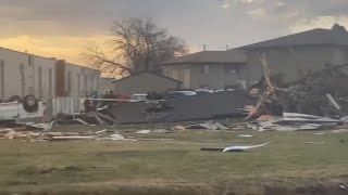 At least 21 dead after tornadoes rake US Midwest, South