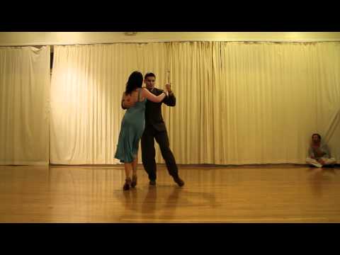 Marcelo Molina and Makela Brizuela improvising "Tu corazón" www.makelatango.com