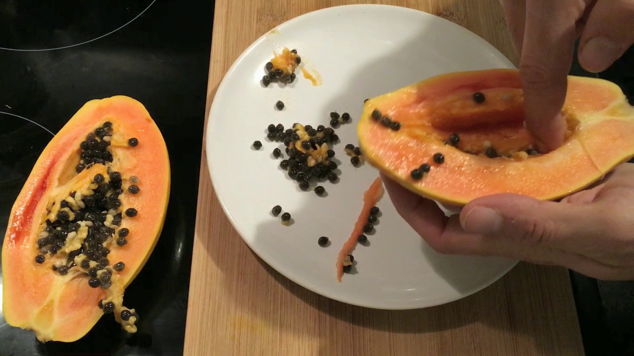 How To Eat Papaya معرفی و آموزش خوردن میوه پاپایا YouTube