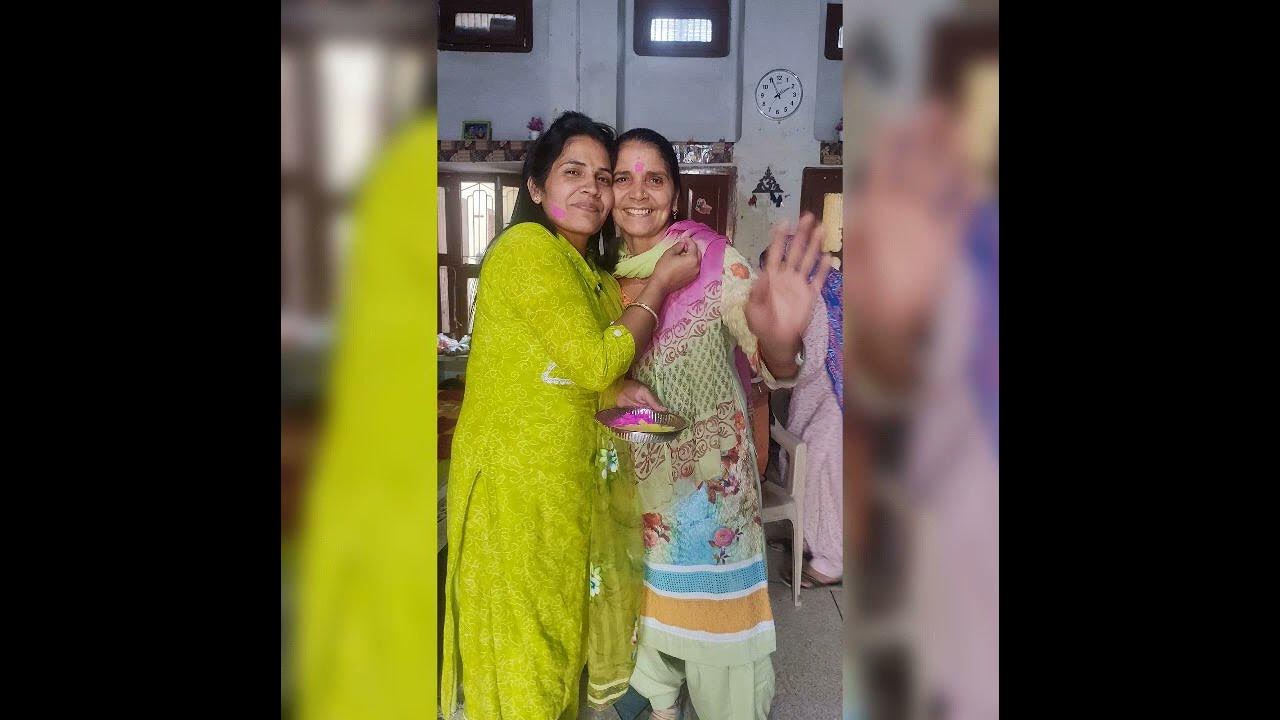 mami k saath holi