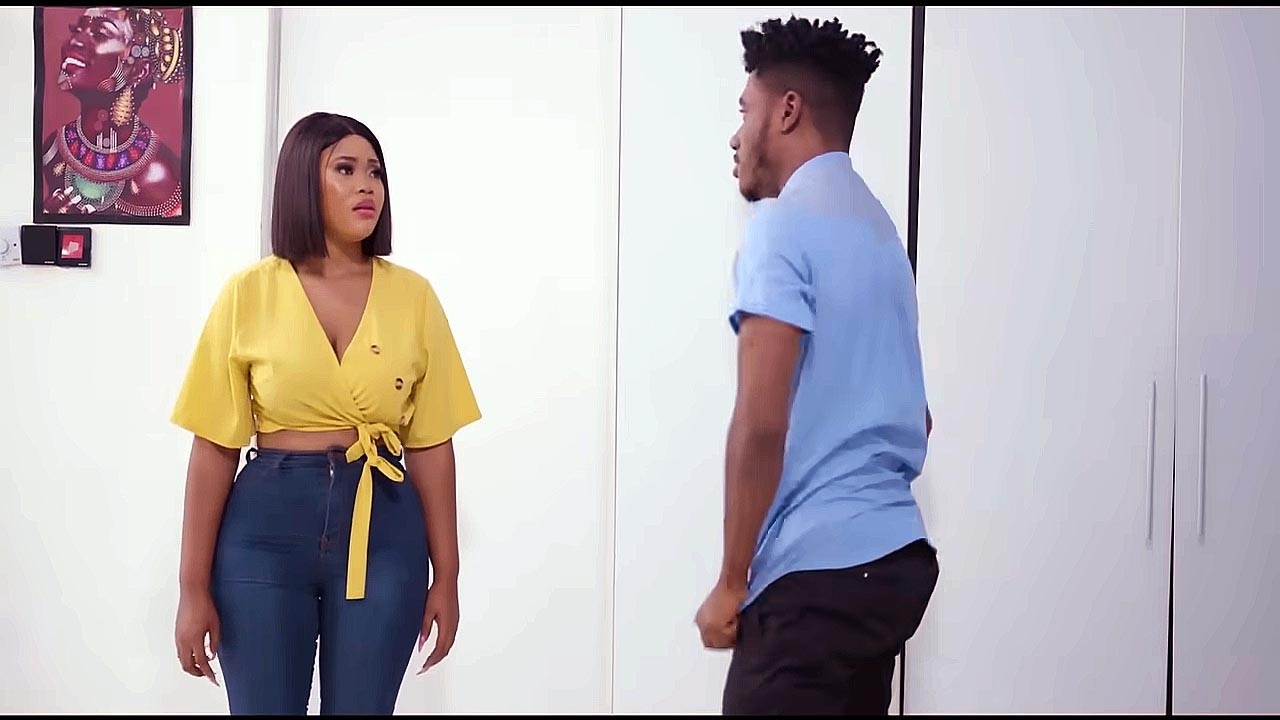 Il Est Seulement Allé en Ville Pour Bosser Comme Chauffeur Mais Sa Patronne Est Tombé Épris De Lui