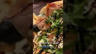 The mysterious prosciutto-arugula-balsamic pizza