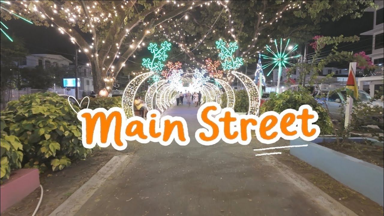 Mid Week Walk on Main Street 🎄✨️