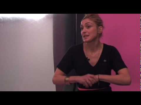 FAMILLE DECOMPOSEE, Julie GAYET est Doris - interview