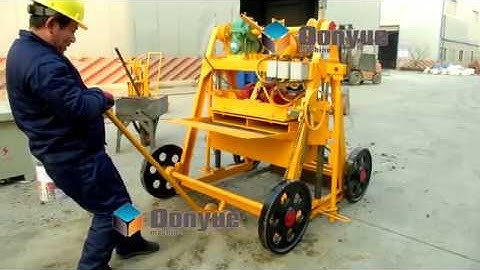 small Moving concrete hollow block making machine with cheap price QT40-3B
