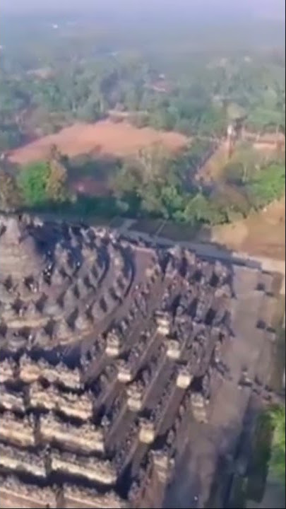 ciri candi Hindu Dan candi Budha di Indonesia