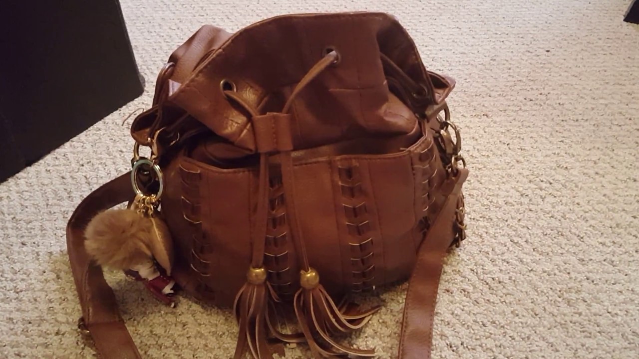 WHAT'S IN MY PURSE....PART 1....CALL IT SPRING BUCKET BAG - YouTube