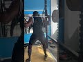 Squats for bigger legs #manifestation #lawofattraction #abundance #gym #motivation #fyp