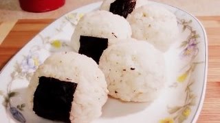 Jumokbap is a quick and easy snack or meal. it just like the japanese
version "onigiri". please like, share subscribe at gochujang mama.
thanks! korea...