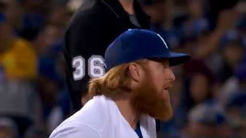 Justin Turner makes diving stop throws from knees