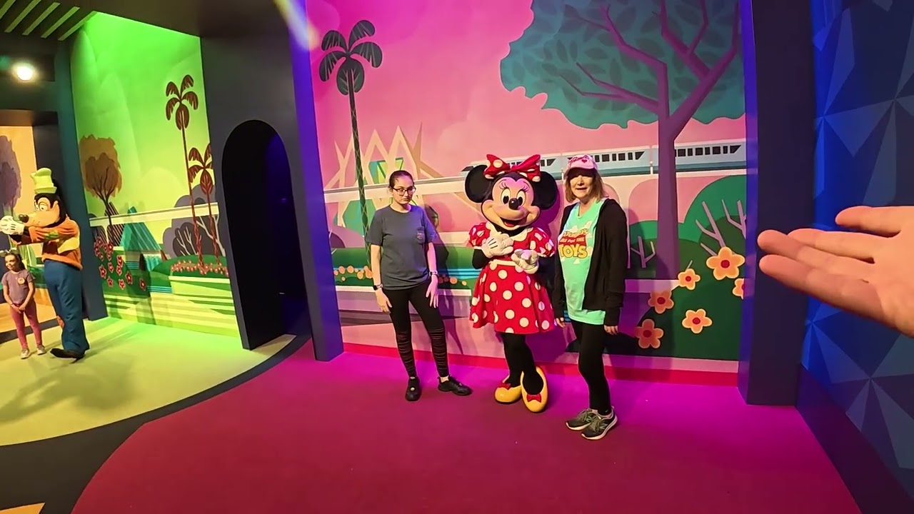 Valentine's Day with Mickey & Minnie at Epcot