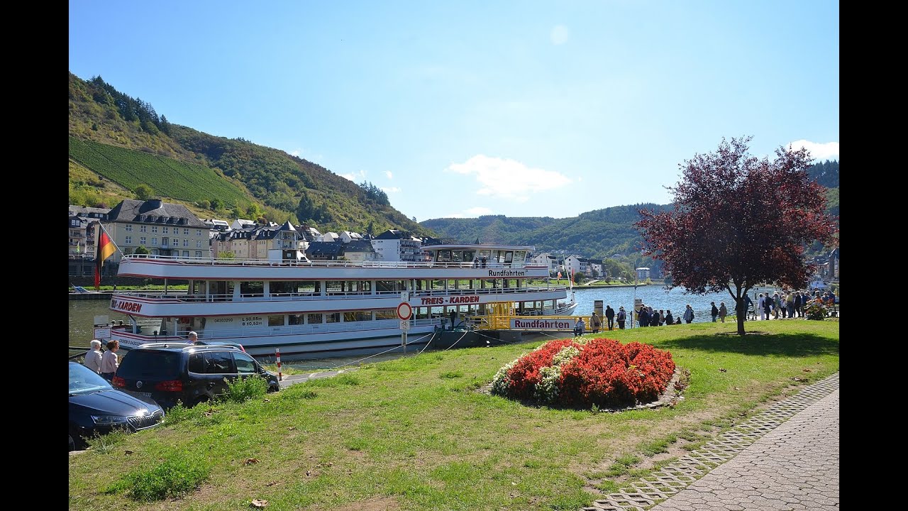Cochem - Beilstein. Schifffahrt auf der malerische Mosel. Cochem - Beilstein. Shipping on the Mosele