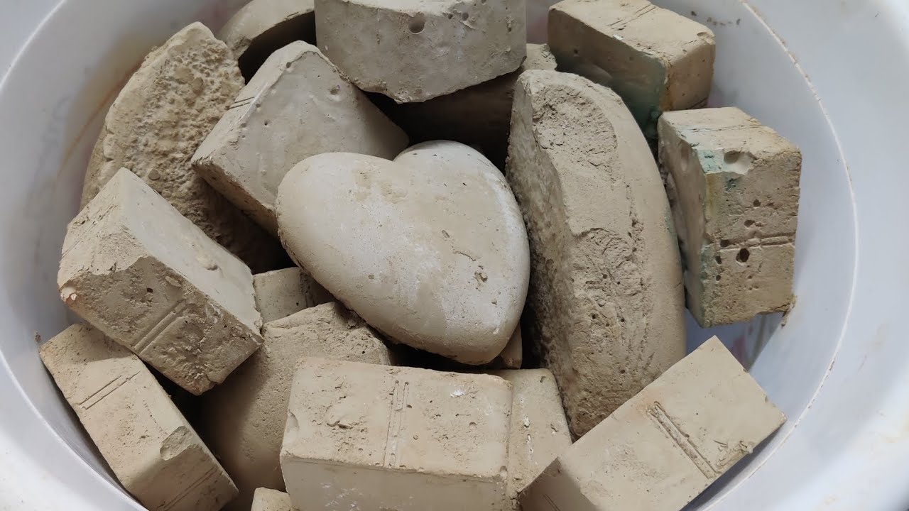 Bucket Full of Pure Mud Reforms & Big Chunks ~ Dry Crumbling 