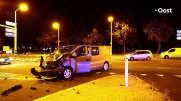 Motorrijder zwaargewond na botsing met bestelbusje in Zwolle