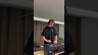 Gr00vin #techno #groove #groovy #hardgroovetechno #hardtechno #dj #producer #shorts #upcomingartist
