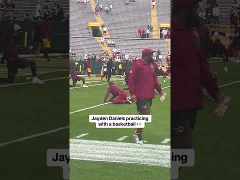 Jayden Daniels warming up 🏀 (via Jeremy Fowler)