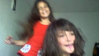 Duas Meninas Dancando Que Locura