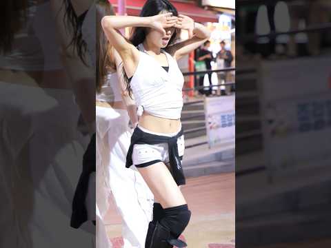 A|V BritneySpears  Toxic (턱시) 댄스팀 위댄 (SWD)가영 직캠 26.07 19 홍대 Busking