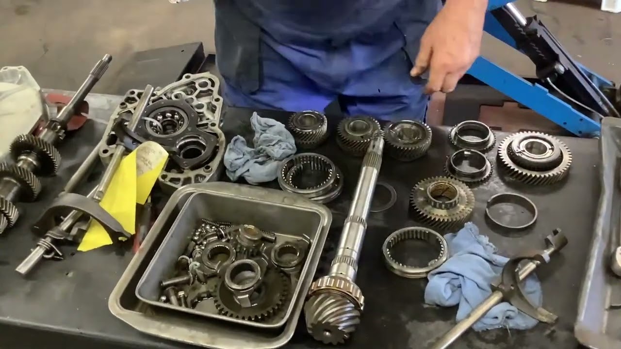 Alfaman Garage — Как отремонтировать коробку передач Alfa Romeo GTV6 Alfetta 1970-х годов