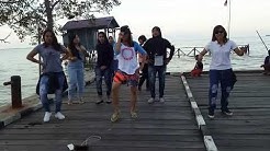 Dangdut " Cintamu Oplosan By Ratu Idola/ Kenyamukan Harbour ,Sangatta ,Borneo  - Durasi: 3:13.  Dangdut " Cintamu Oplosan By Ratu Idola/ Kenyamukan Harbour ,Sangatta ,Borneo  - Durasi: 3:13.