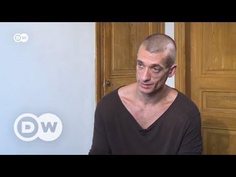 Video: Pyotr Pavlensky, Russiese Aksiekunstenaar: Biografie