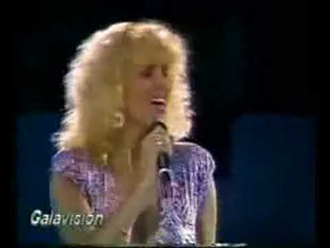 Putar Hay un Mañana (with Valeria Lynch) - José José