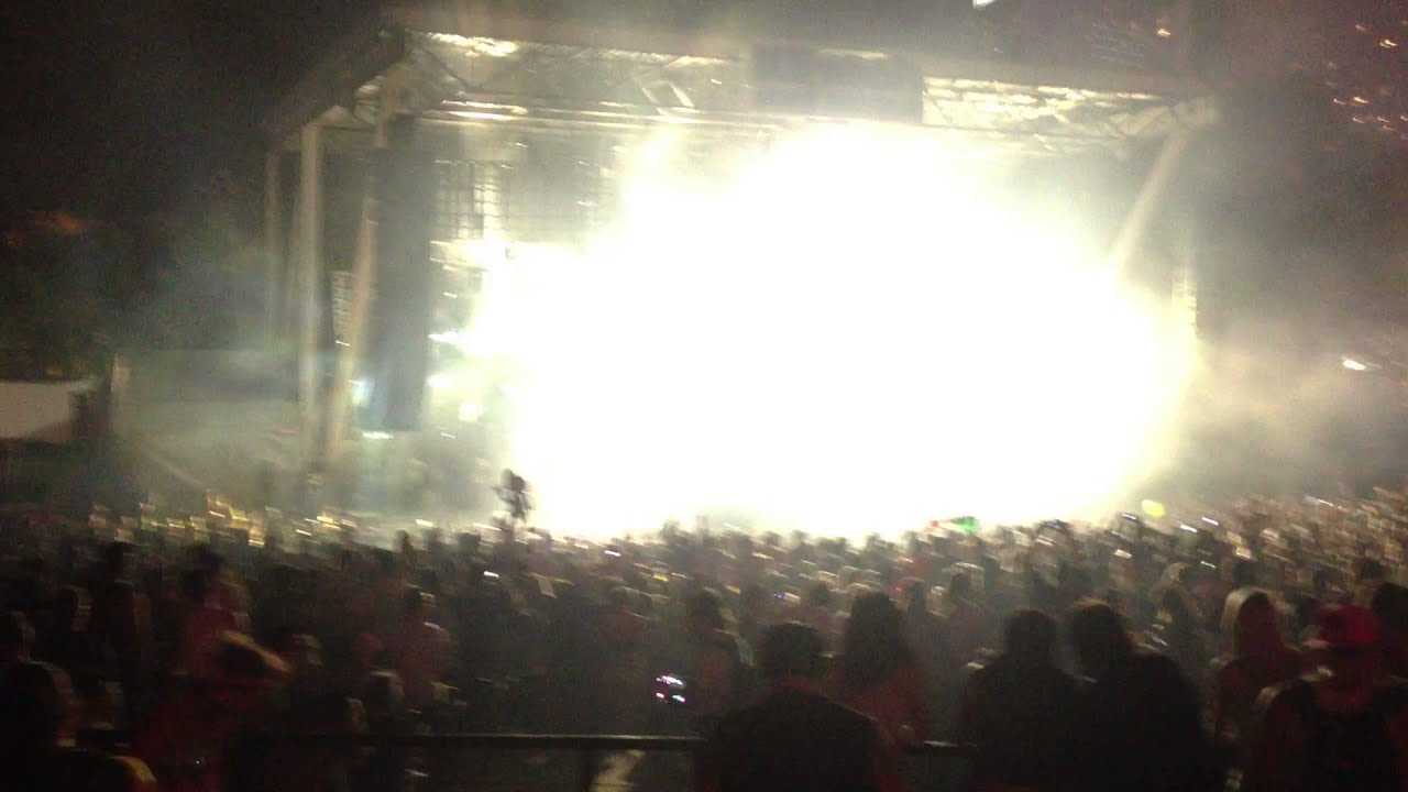 Bloody Beetroots - Dimmakmmunication (UMF 2013)