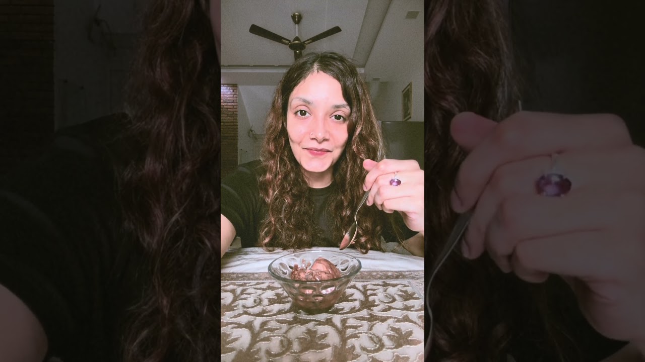 How Many Calories in 1 Scoop Chocolate Ice Cream?