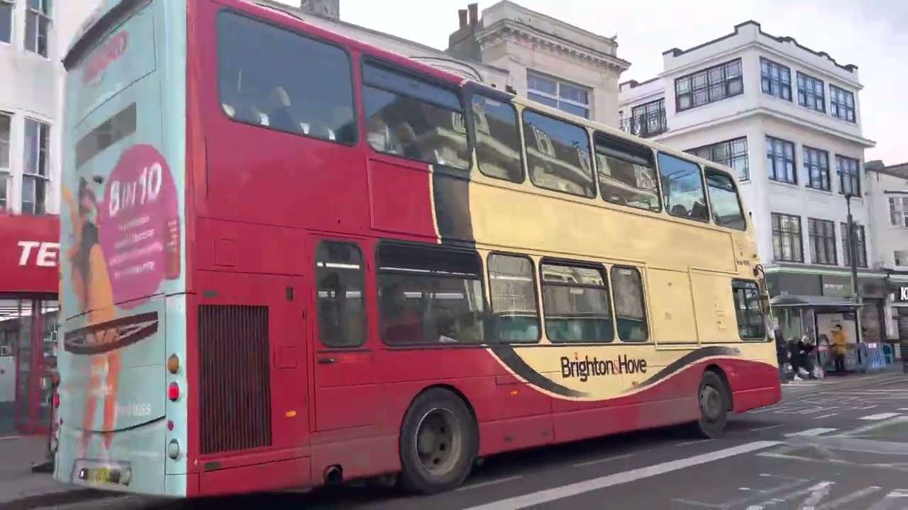 BRIGHTON & HOVE BUS ROUTE 1A ARRIVING INTO WESTERN ROAD BRIGHTON