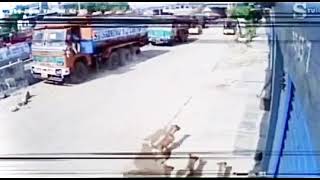 Tuy T Yếu Nhưng Ae T Đông