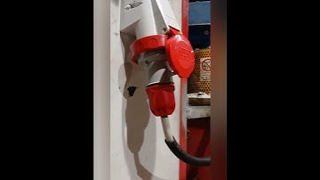 Substitution of burned trhee fases plug 16A #maintenance #mechanics #engineering #automation