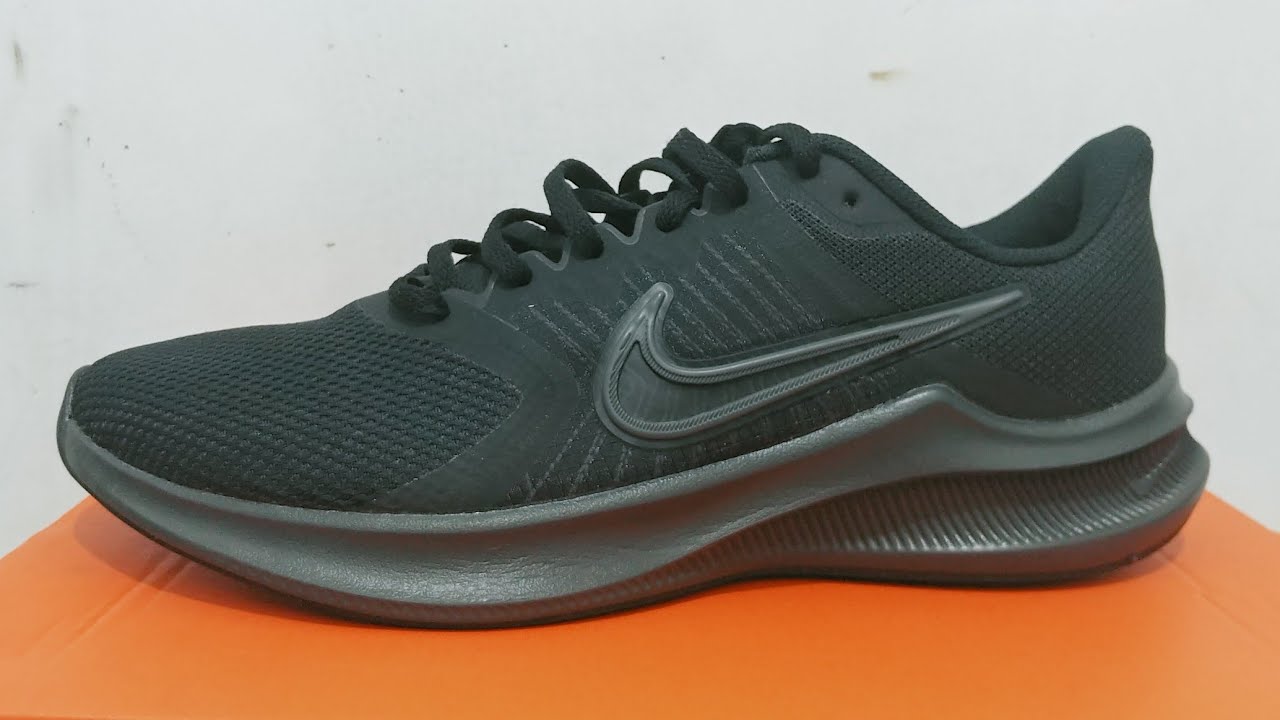 Nike Downshifter 11 Black/Dark Smoke - YouTube