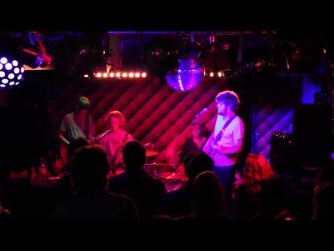 Kickin' Back- I'll never be(Live @ Sir Jack)