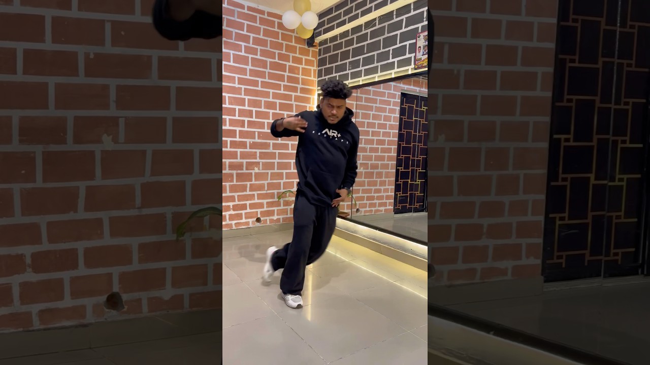 Garam Masala 🔥 #shortvideo #hariyanvisong #dance #trendingshorts #youtubeshorts #viraldance