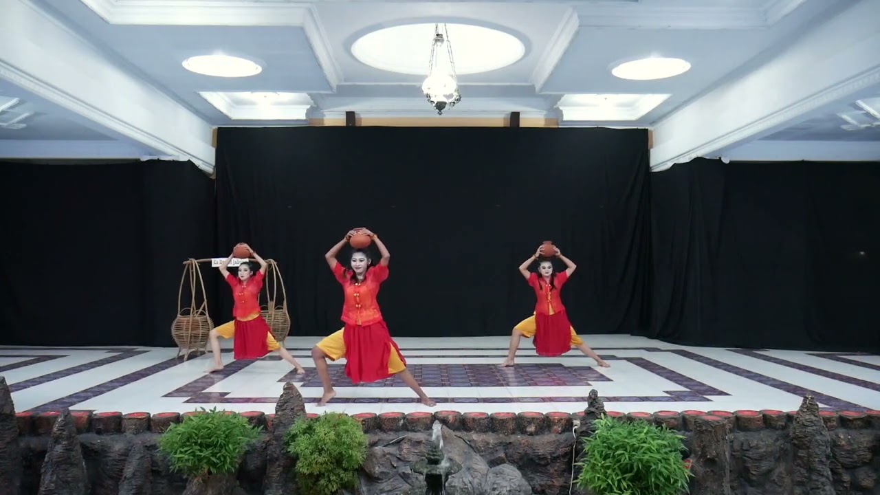 TARI KREASI_SMPN 1 BUNGKAL_NGEDAUNG