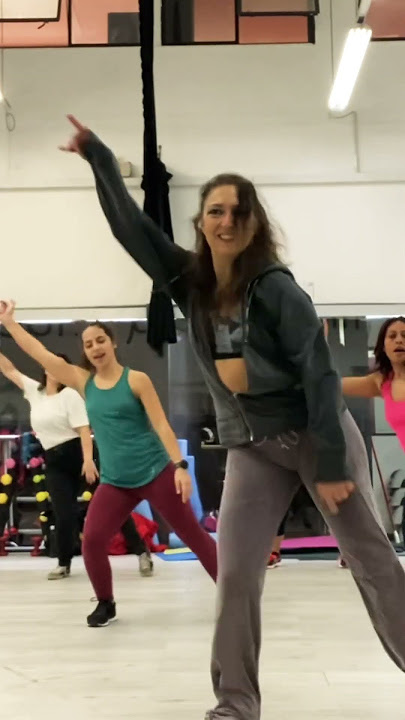 Coreografia su “Shut Up” Black Eyed Peas #getdance #giulianaribelle  #dance #ancona