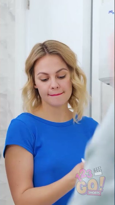 VICKY YOUR PANTS ARE SHOWING!! RELATABLE SITUATIONS #shorts